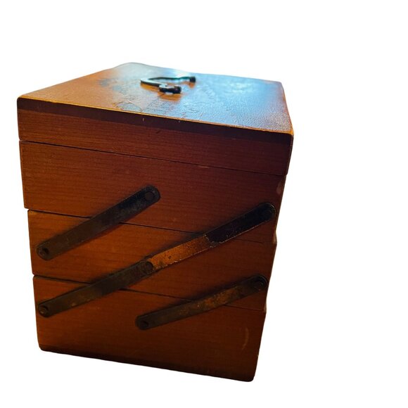 Vintage Wooden Expandable Sewing Box With Floral Design Hinged Lid 3 Tears 4 1/2 - Picture 1 of 11